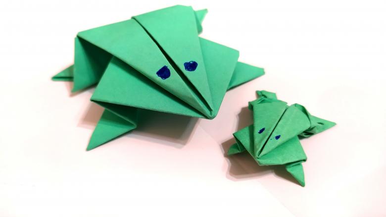 Прыгающая лягушка из бумаги. Как сделать лягушку из бумаги. Оригами для детей