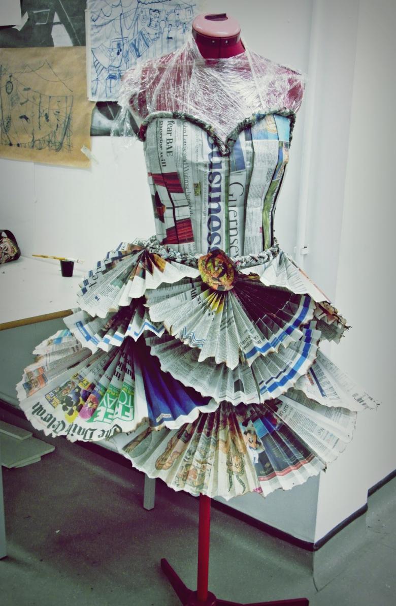 Поделки платья из бумаги - 74 фото